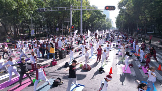 LISTA LA CLASE MASIVA DE YOGA EN EL ÁNGEL DE LA INDEPENDENCIA, CONVOCADA POR SECRETARÍA DE SALUD PÚBLICA, INDEPORTE Y PILARES